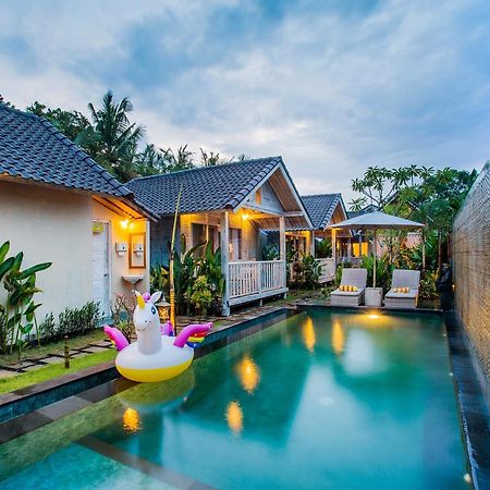 Hotel The Syron Huts Lembongan Esterno foto