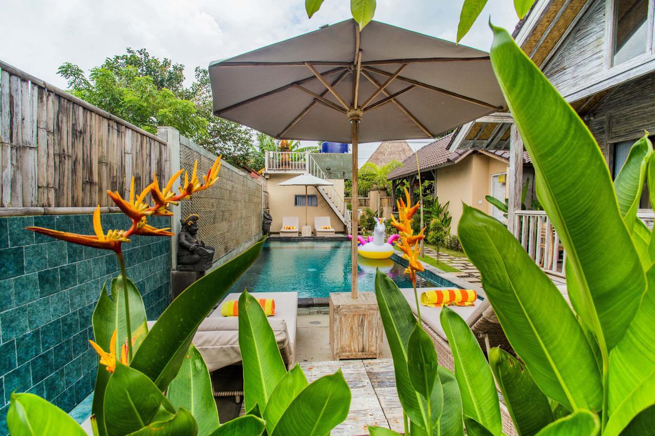 Hotel The Syron Huts Lembongan Esterno foto