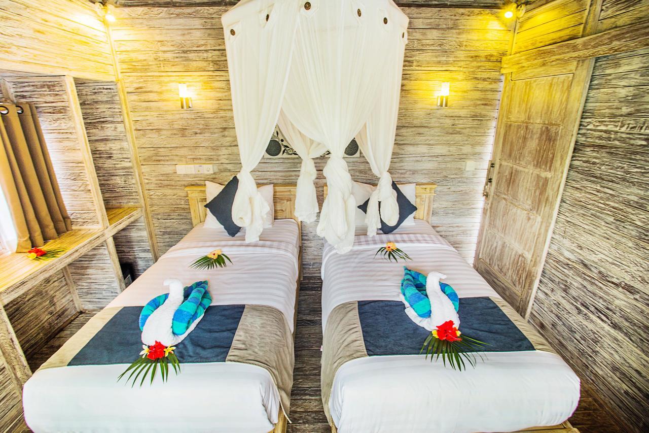 Hotel The Syron Huts Lembongan Esterno foto