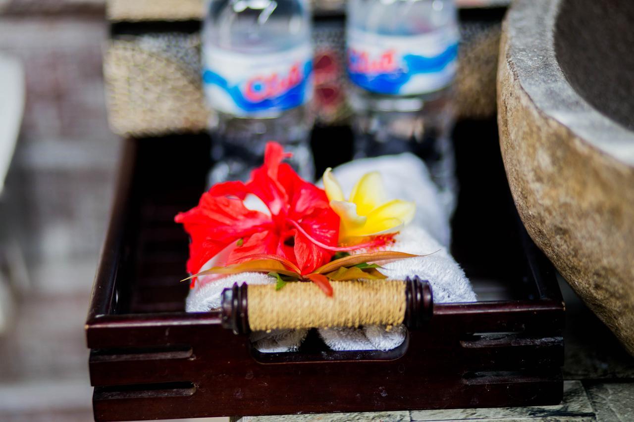 Hotel The Syron Huts Lembongan Esterno foto