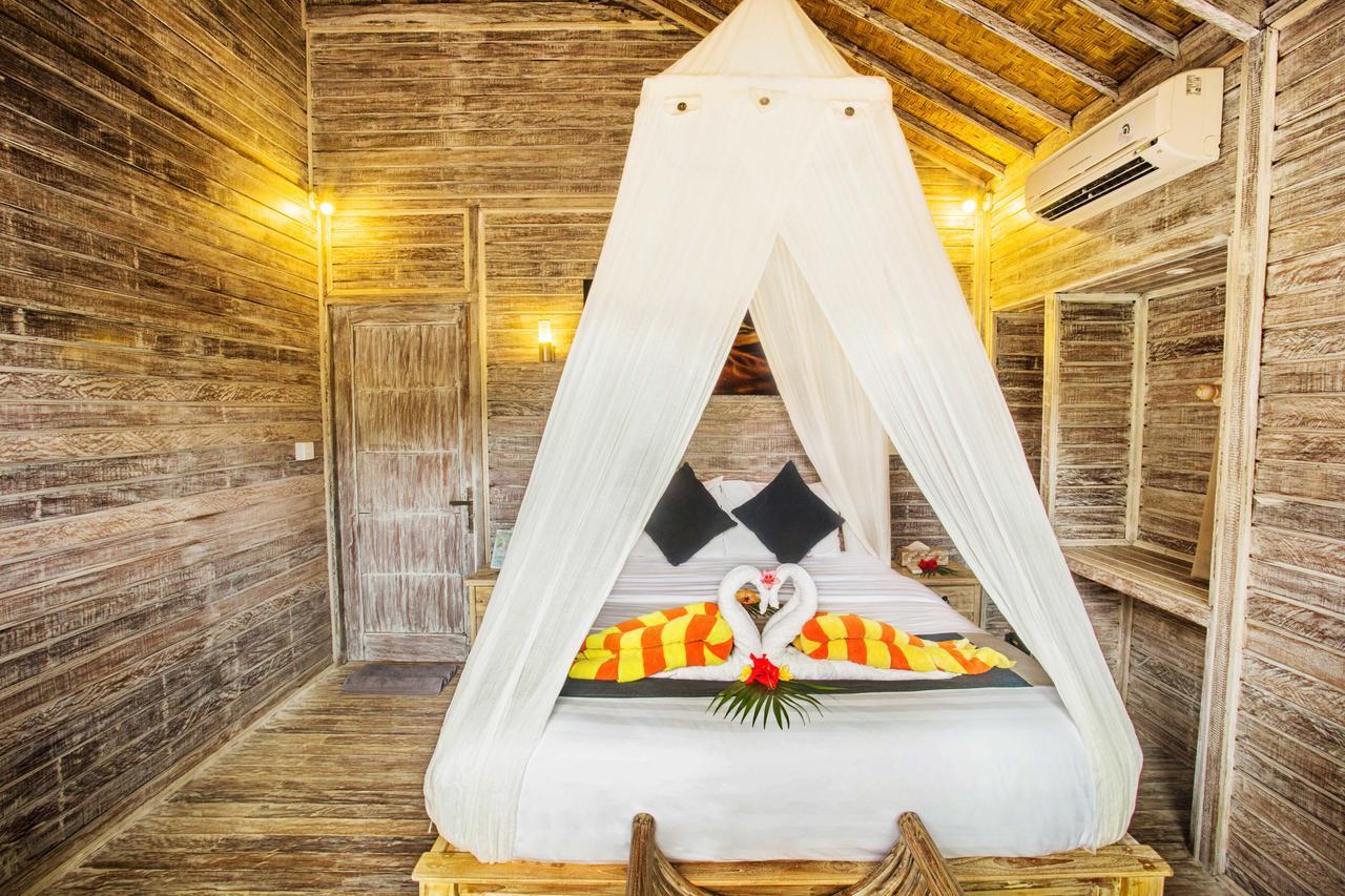 Hotel The Syron Huts Lembongan Esterno foto
