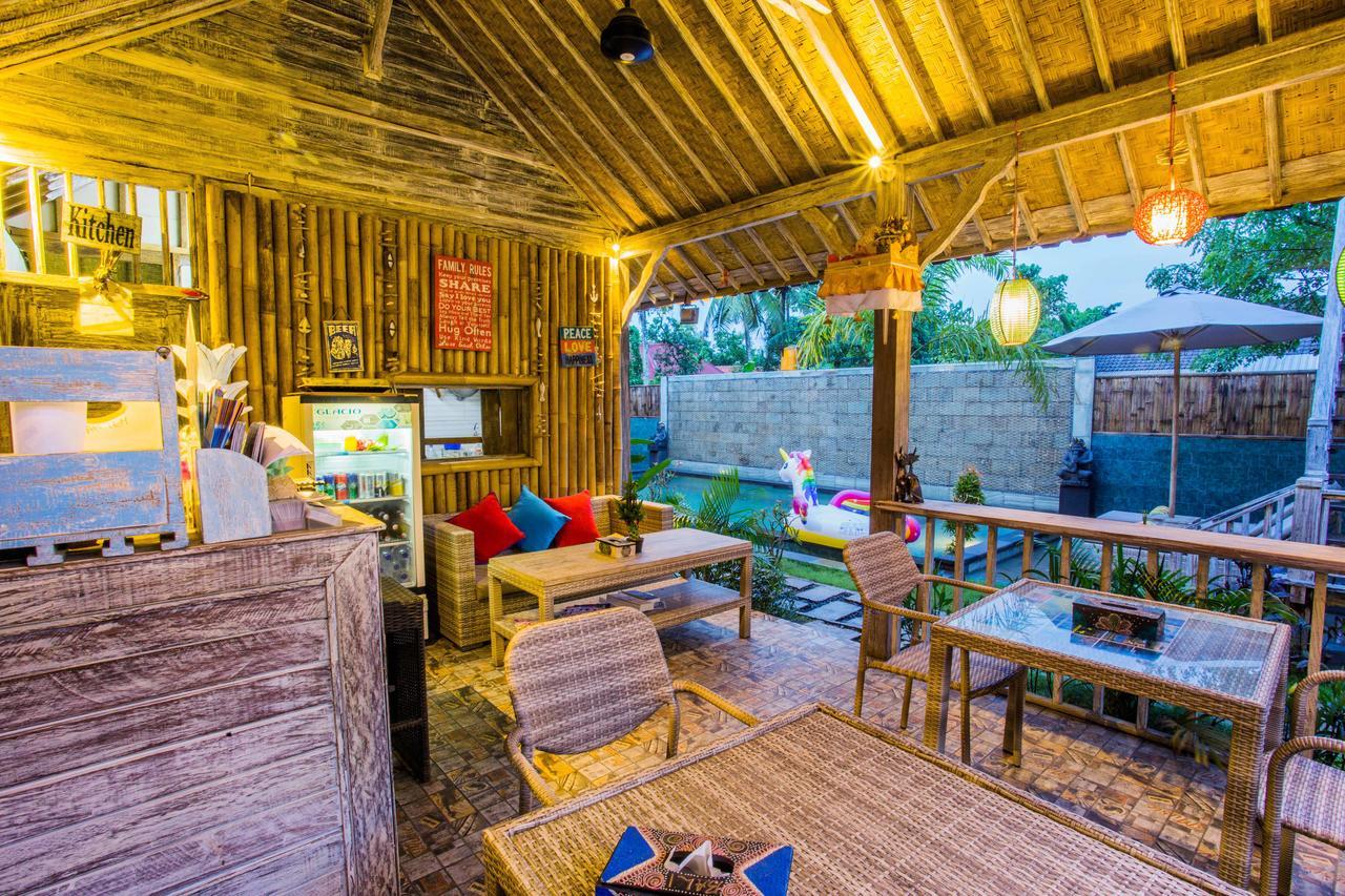 Hotel The Syron Huts Lembongan Esterno foto