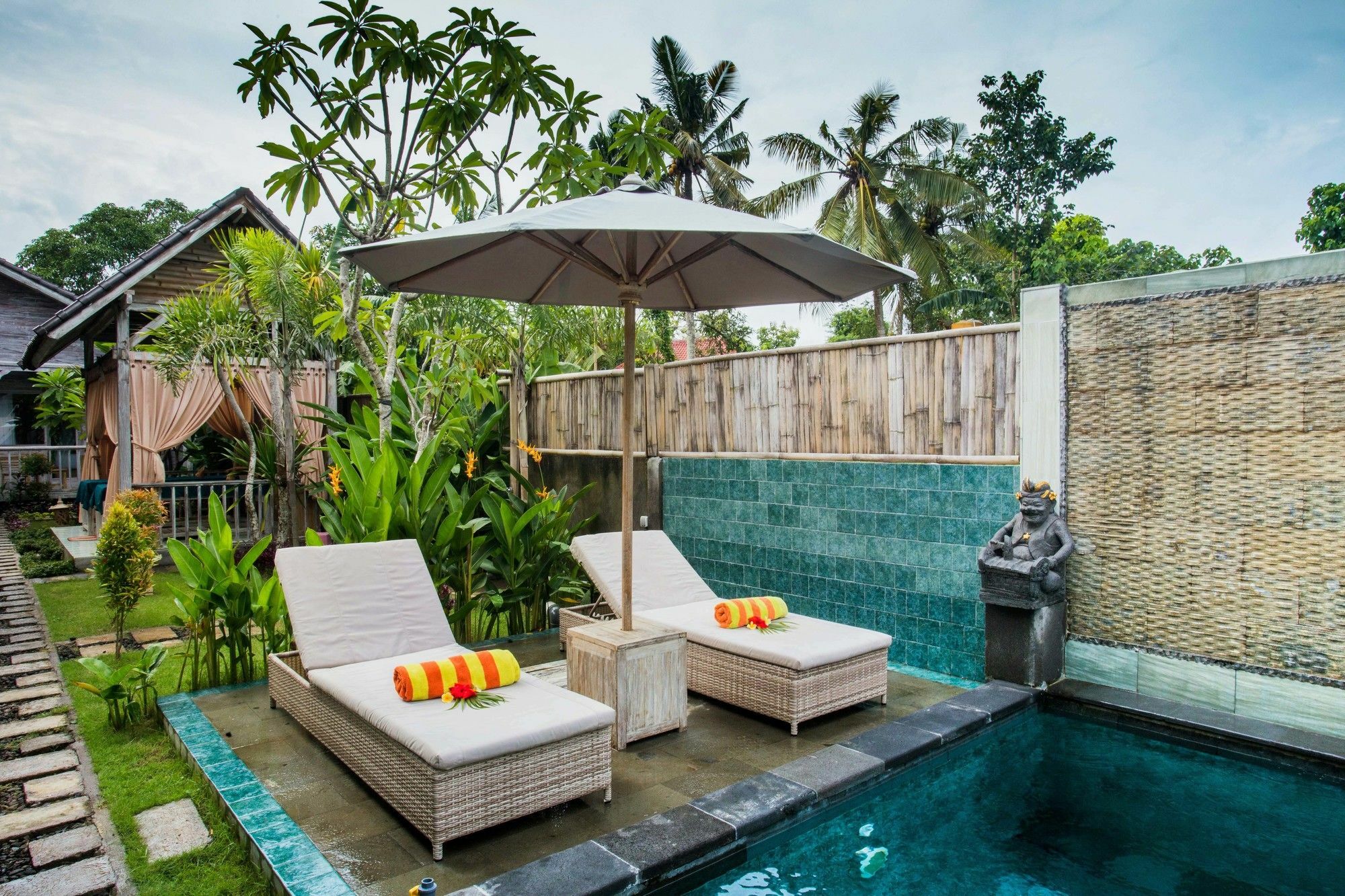 Hotel The Syron Huts Lembongan Esterno foto